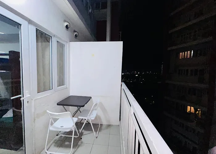 Casa Ison At The Silk Residences, With Balcony At The Heart Of Manila