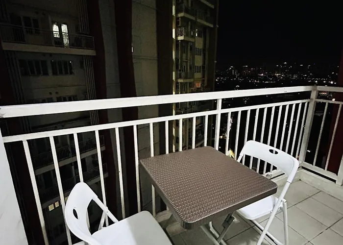 Casa Ison At The Silk Residences, With Balcony At The Heart Of